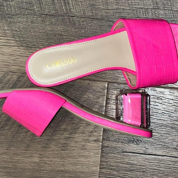 Shoes - Picture 3 of 4